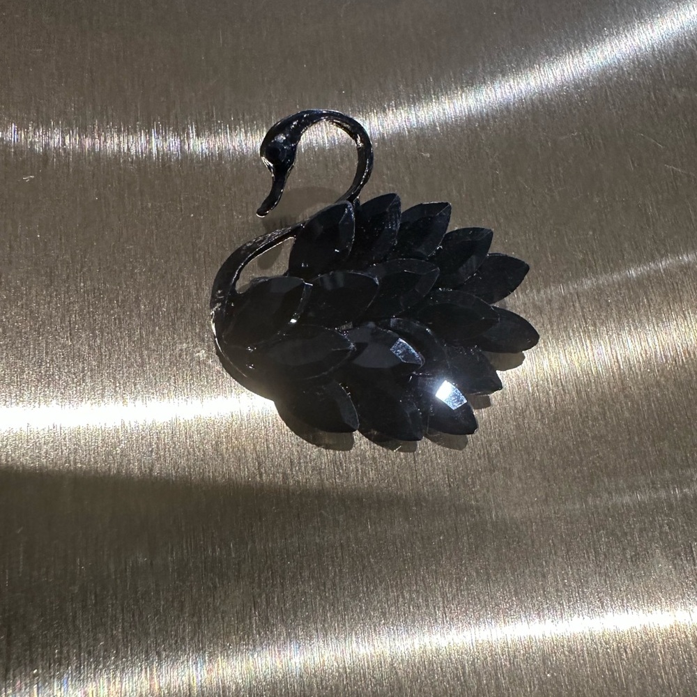 🎁🎁 SALES Chic Black Swan Brooch